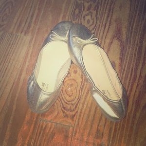 American Eagle Gold Scrunch Flats